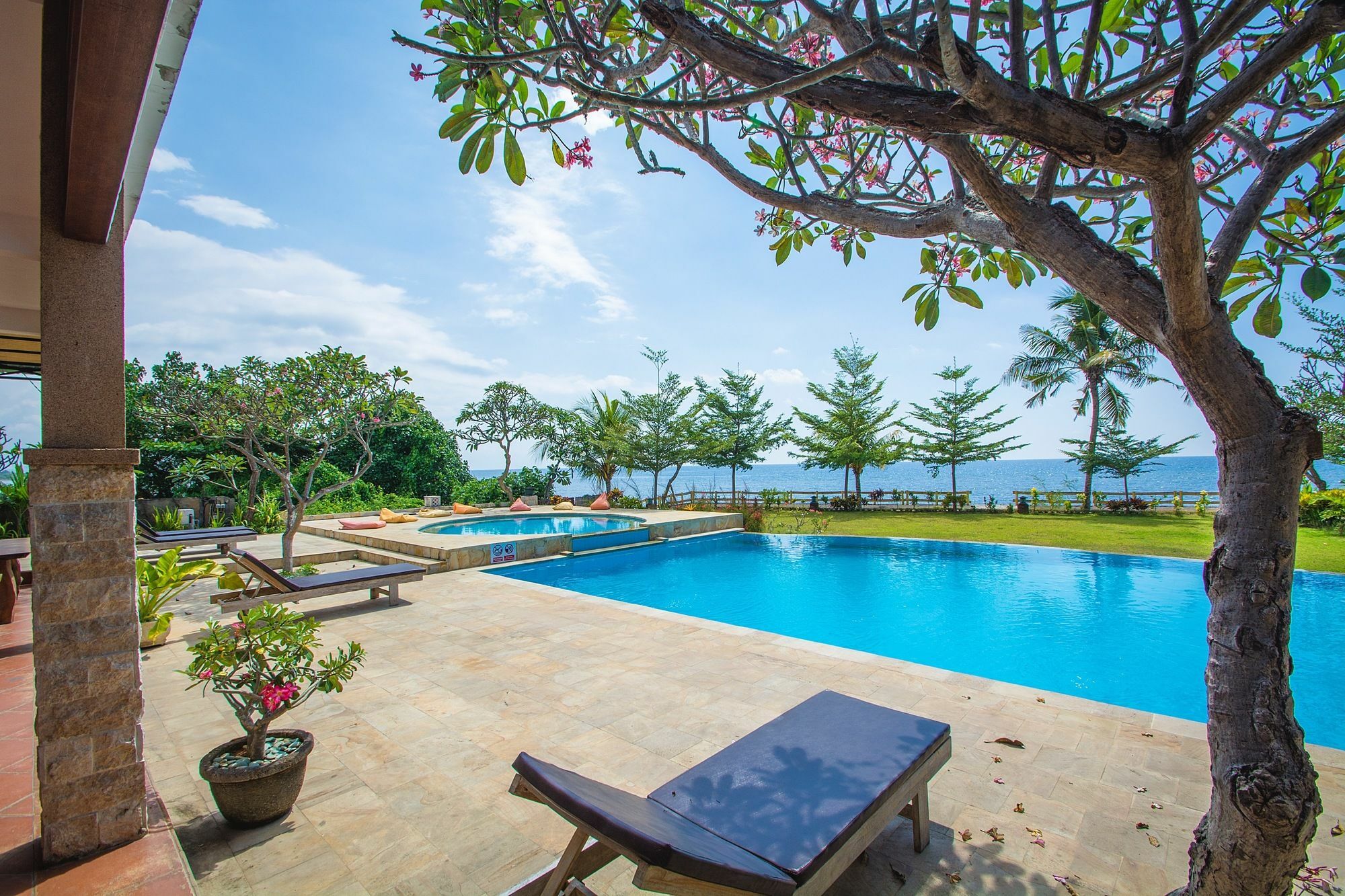 Lovina Beach Club & Resort Exterior foto